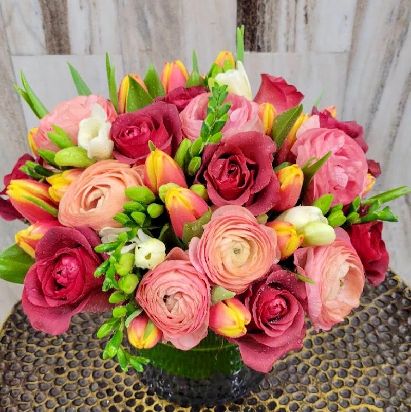 Columbia Midtown Florist Same Day Flower Delivery NYC Flower Delivery image 7
